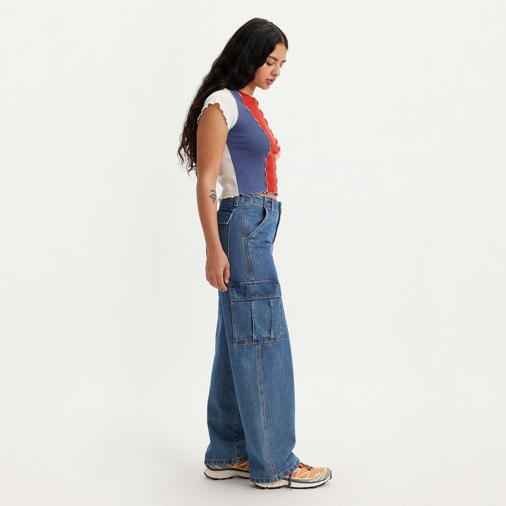 Levis Levi's Women's '94 Baggy Mid Rise Vintage Fit Straight Leg Cargo Jeans, 30 - Picture 2 of 15